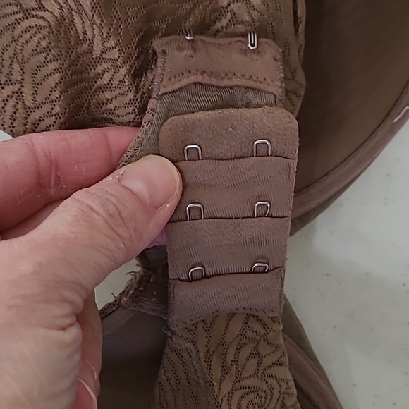 Ambrielle Brown Floral Everyday Full Coverage Underwire Bra size 38D - Picture 3 of 6